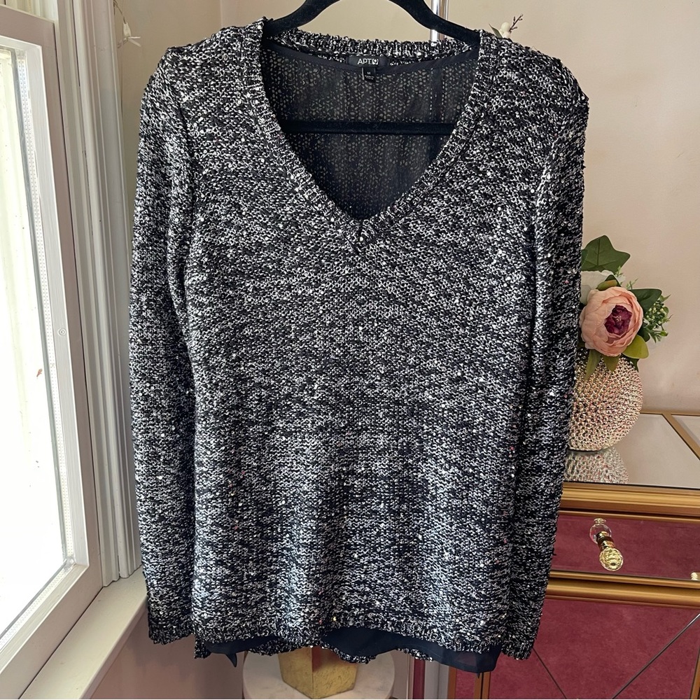 APT 9 V-neck Sequin Metallic Silver/Blk long sleeve pull on lined sweater size M